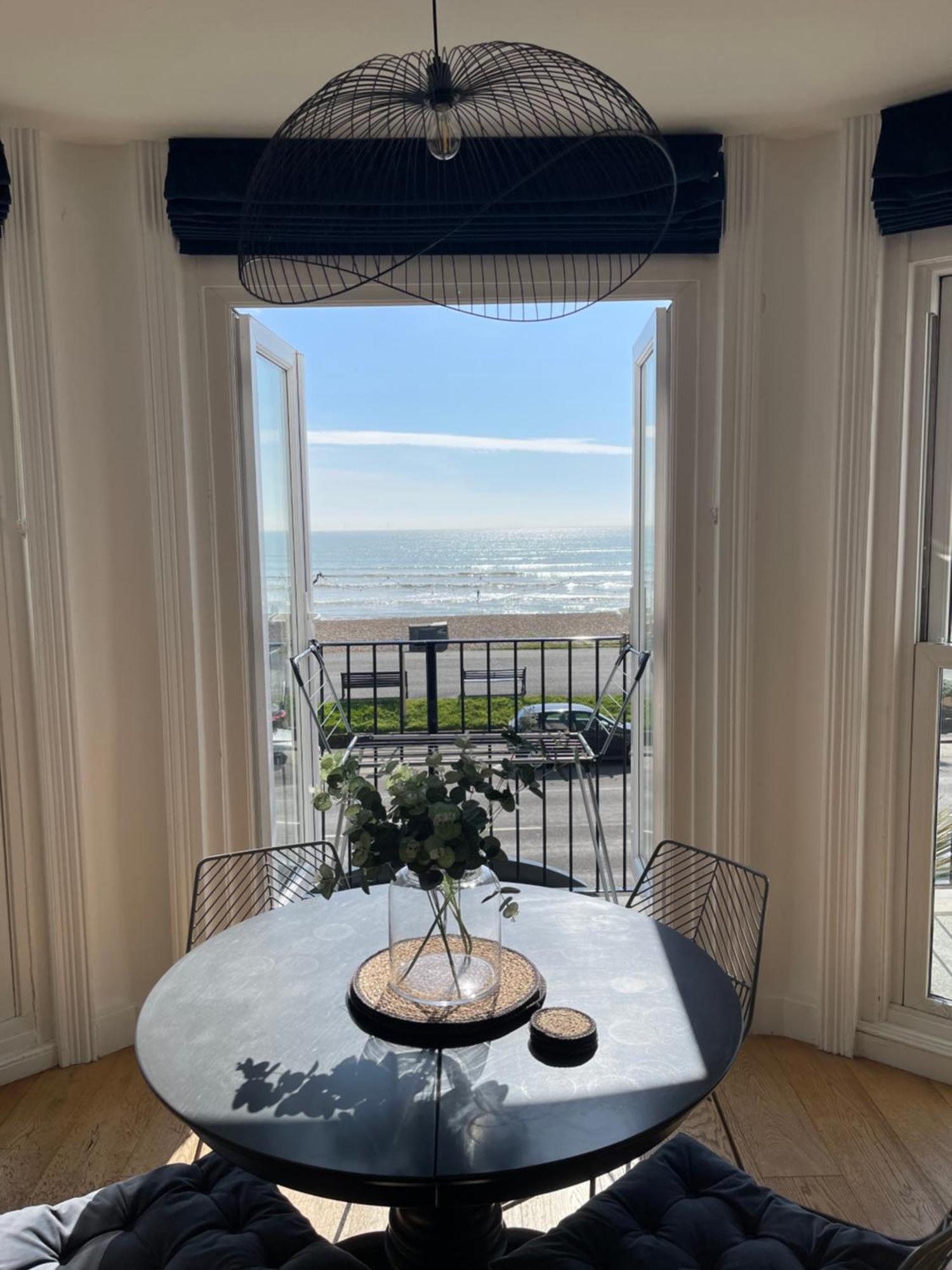 Seaview Flat With Balcony, Spacious 2 Bedroom Worthing Exteriör bild